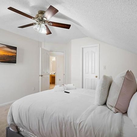 Cozy 4B 2 5B University Home King Beds Jacuzzi シャーロット エクステリア 写真